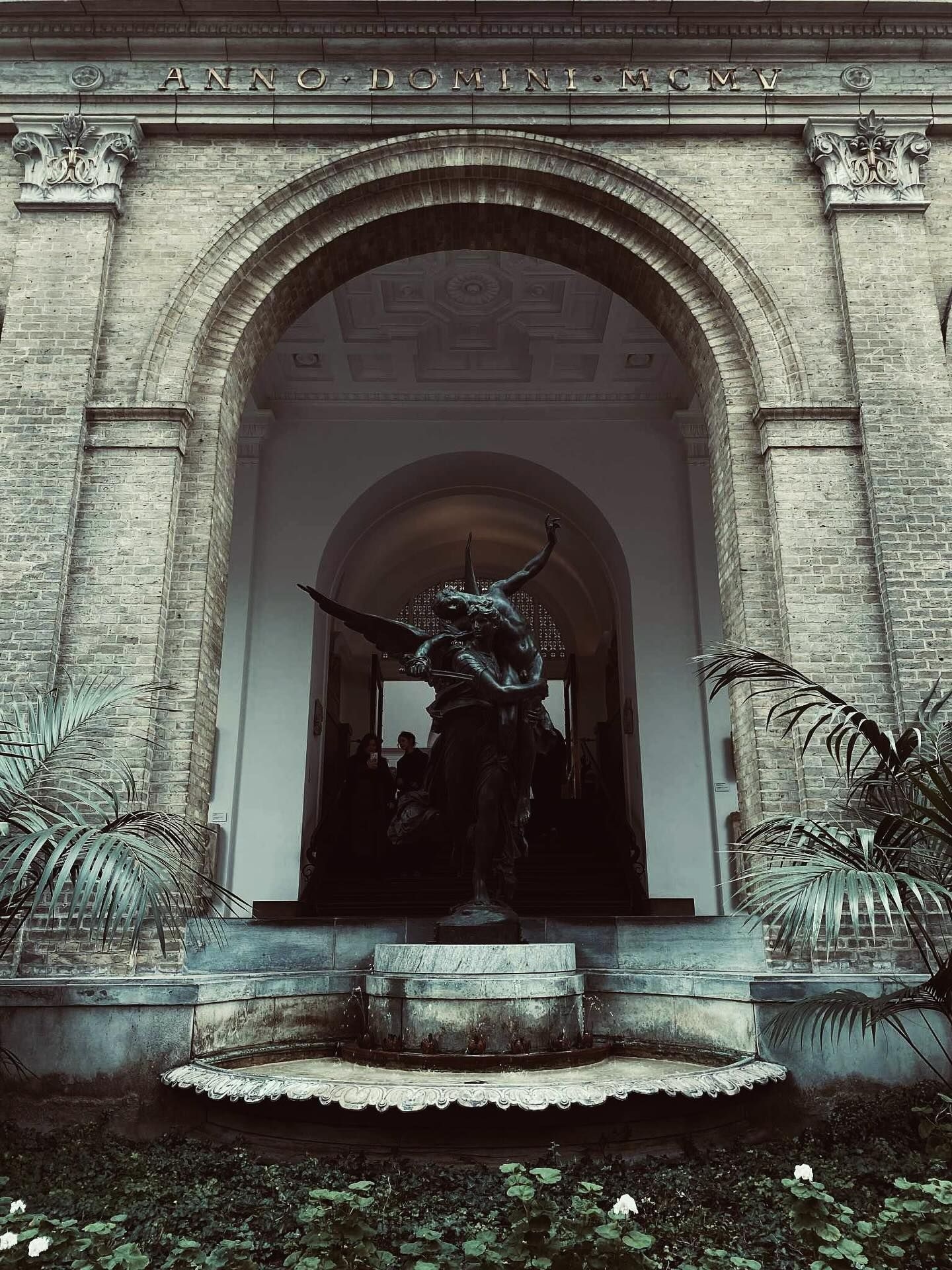 Flot billede af Statue