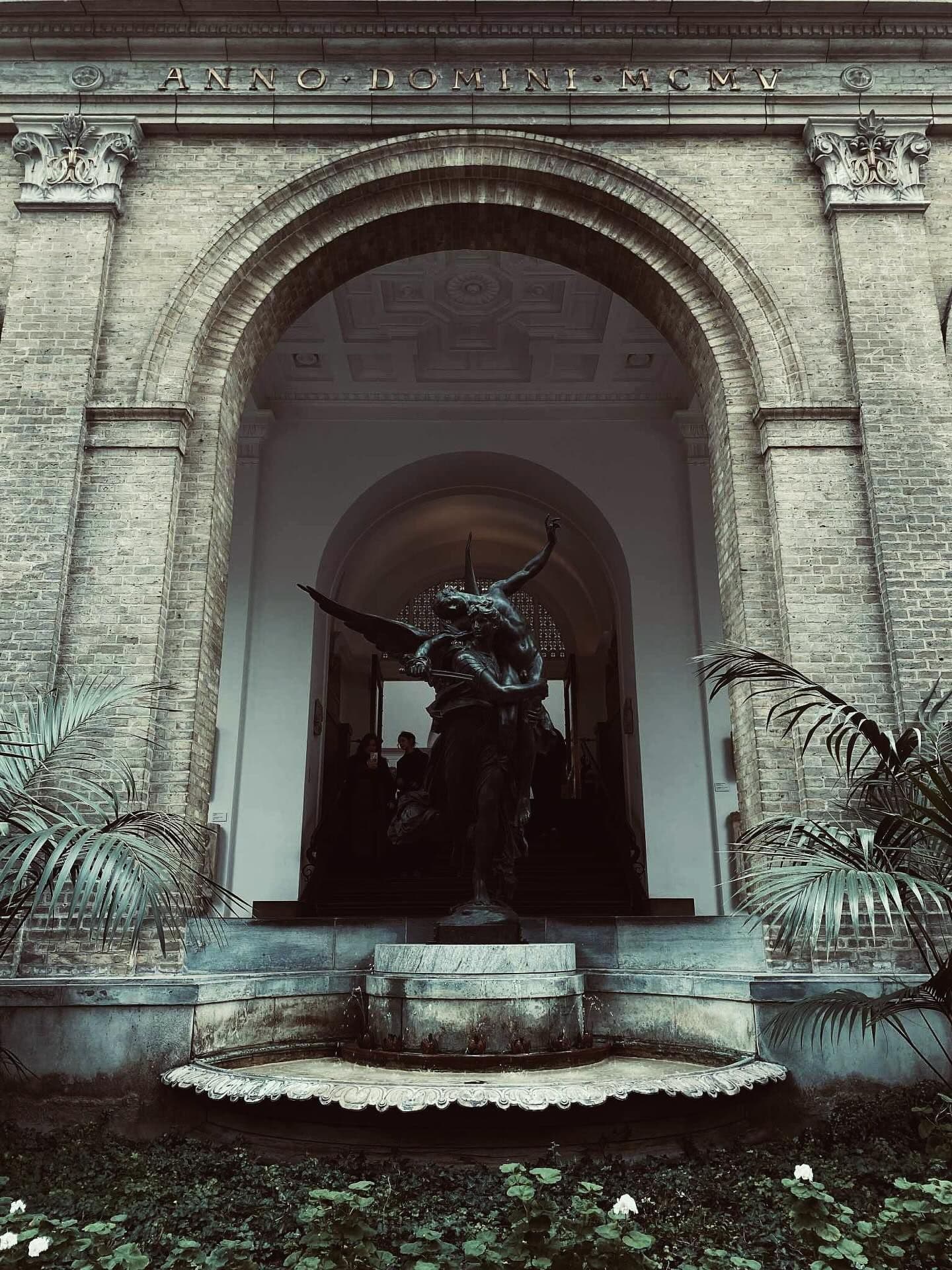 Flot billede af Statue